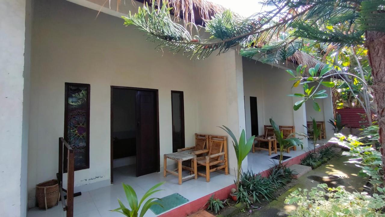 Maxal Bungalow Hotel Gili Air Exterior photo