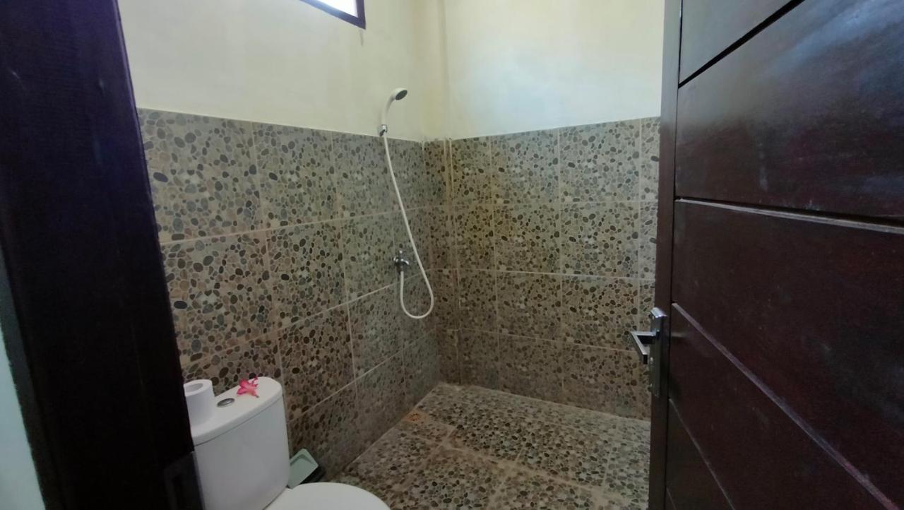 Maxal Bungalow Hotel Gili Air Exterior photo