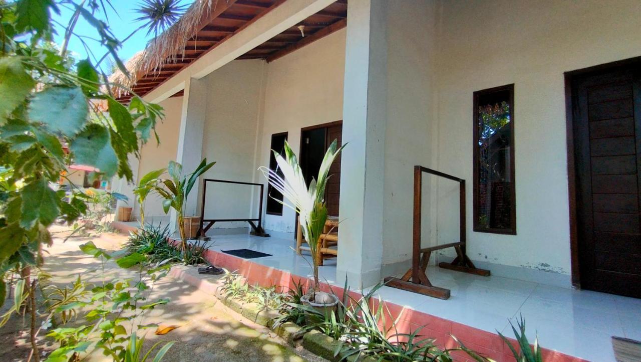 Maxal Bungalow Hotel Gili Air Exterior photo