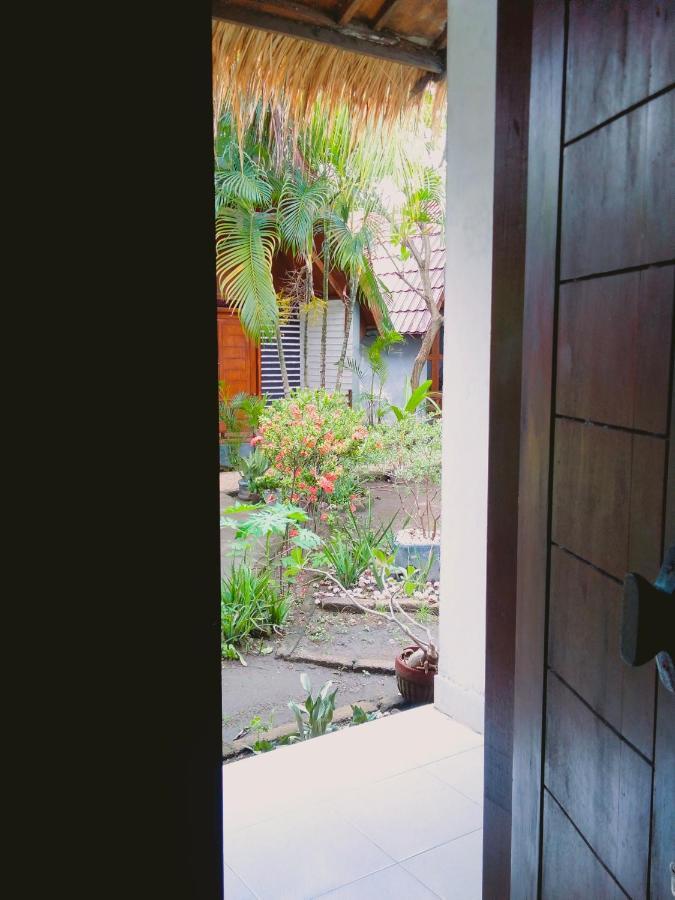 Maxal Bungalow Hotel Gili Air Exterior photo